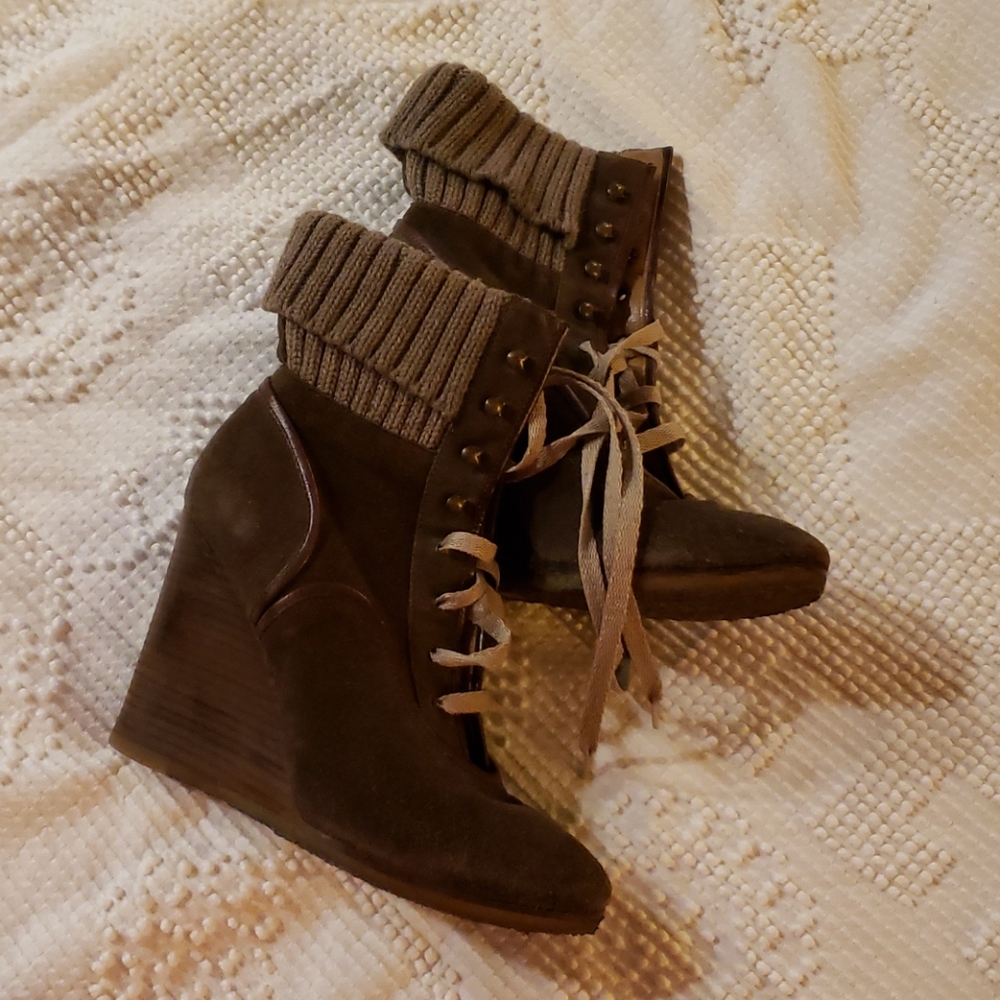 Chloe Heeled booties